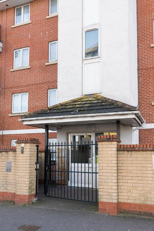 Suites By Rehoboth - Abbey Wood Station - London Zone 4 Eksteriør bilde