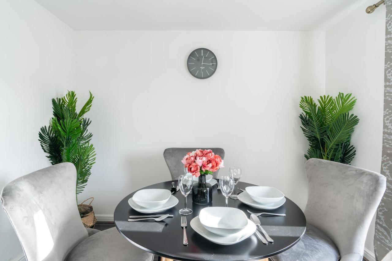 Suites By Rehoboth - Abbey Wood Station - London Zone 4 Eksteriør bilde
