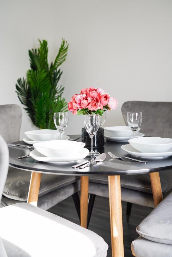 Suites By Rehoboth - Abbey Wood Station - London Zone 4 Eksteriør bilde