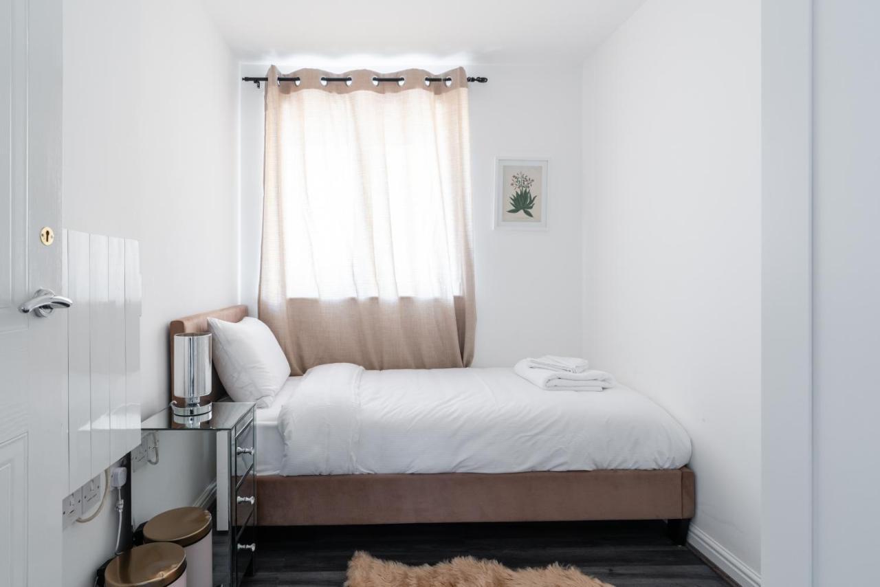 Suites By Rehoboth - Abbey Wood Station - London Zone 4 Eksteriør bilde