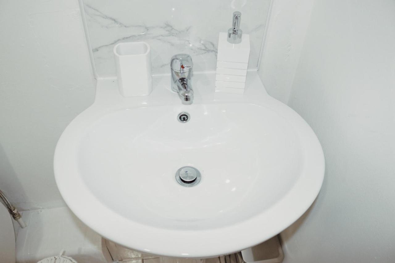Suites By Rehoboth - Abbey Wood Station - London Zone 4 Eksteriør bilde
